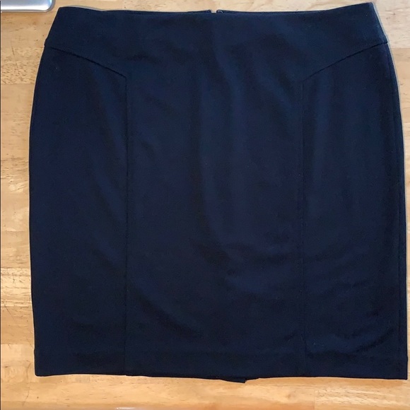 Black straight skirt - Picture 1 of 4